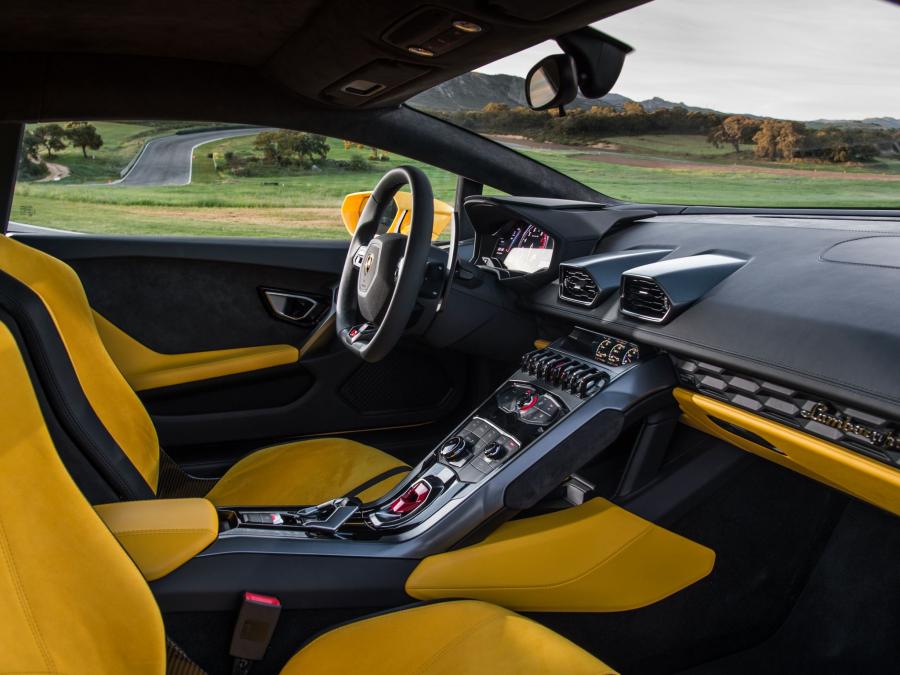 Интерьер Lamborghini Huracan LP610-4 (LB724) 2014 года  (NA) (фото 11 из 23)